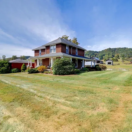 Historic Bristol Getaway On 160-Acre Working Farm! Villa